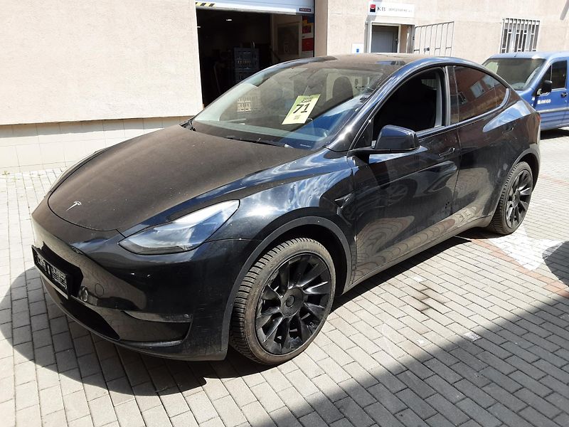 Tesla Model Y (2023) LR AWD DE Záruka SoH 94,4% TZ - fotka 1 z 6