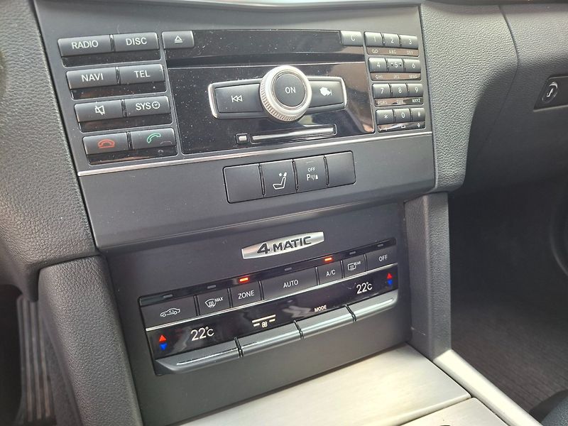 Mercedes-Benz Třídy E (2011) E 250 CDI 150kW 4MATIC - fotka 14 z 41