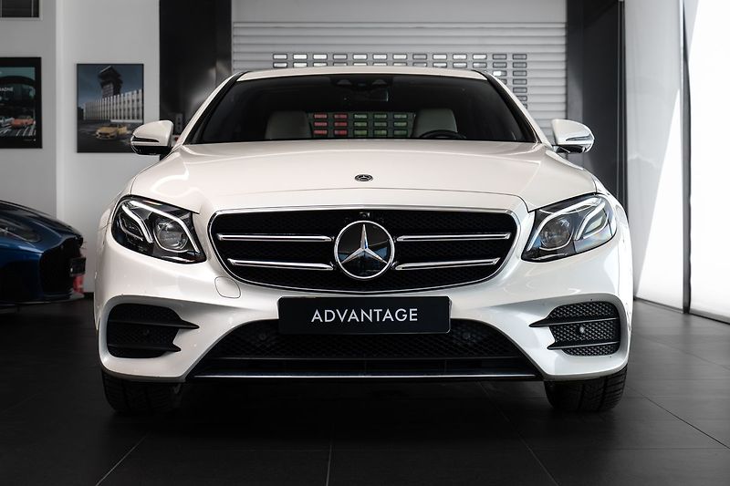 Mercedes-Benz Třídy E 4MATIC Burmester/ventilace - fotka 2 z 21