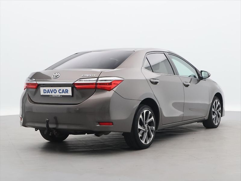 Toyota Corolla 1,6 VVT-i Aut. CZ Executive - fotka 7 z 29
