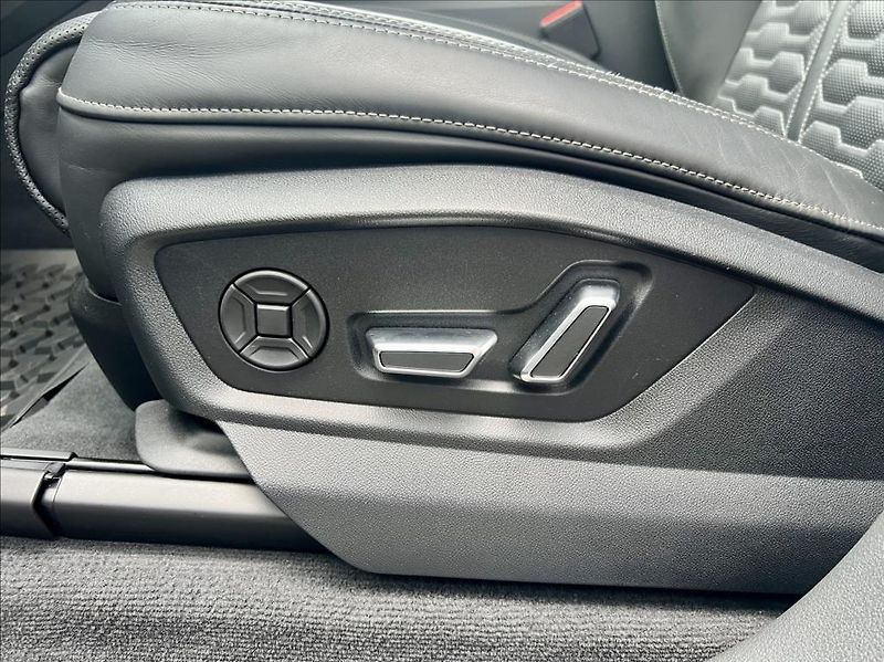 Audi RS Q8 4,0 TFSi QUATTRO MATRIX záruka - fotka 40 z 46
