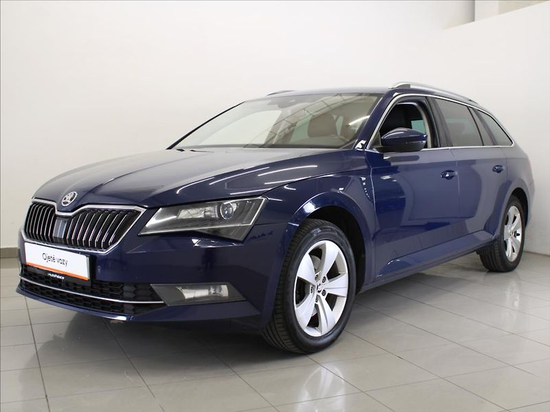 Škoda Superb 2,0 TDi 140kW 4x4 Style Plus - fotka 1 z 31