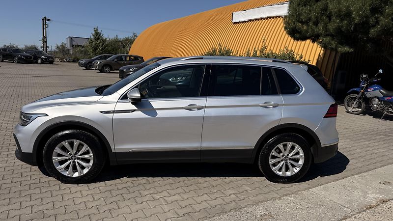 Volkswagen Tiguan (2022) 2.0 TDI,LIFEREZERVOVÁNO - fotka 34 z 40