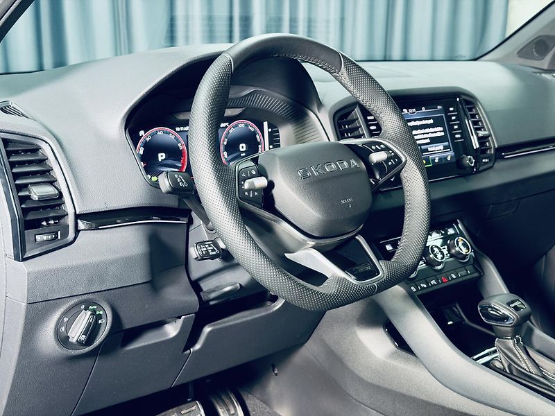 Škoda Karoq (2025) 1.5TSI*SPORT*360*5.LET.ZÁR - fotka 17 z 42