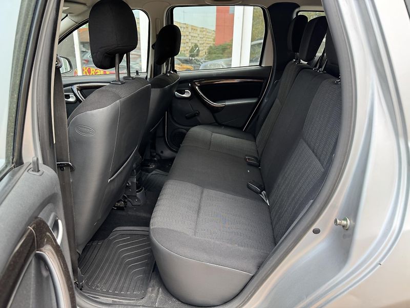Dacia Duster (2012) 1.6i 77kW 4x4 - fotka 13 z 20