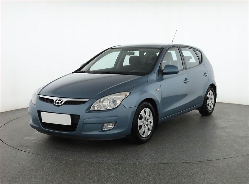 Hyundai i30 (2008) 1.6 CRDi, po STK, Tažné - fotka 2 z 13