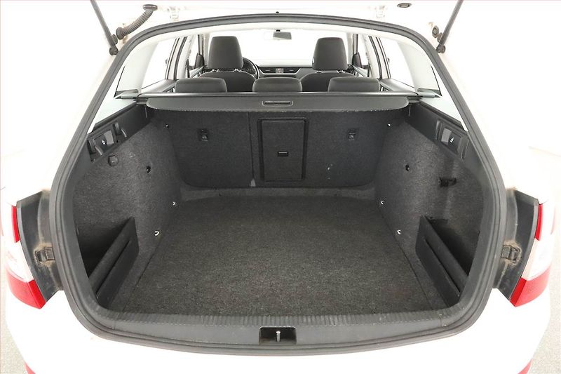 Škoda Octavia (2015) 1.6 TDI, Tempomat - fotka 10 z 11
