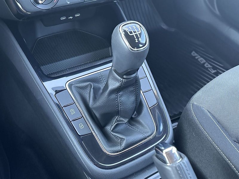 Škoda Fabia (2025) 1.0 TSI Selection - fotka 14 z 29
