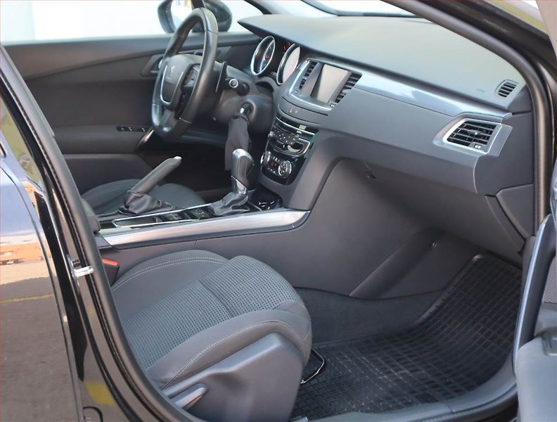 Peugeot 508 (2016) 1.6 BlueHDi, Automat, Navi - fotka 9 z 18