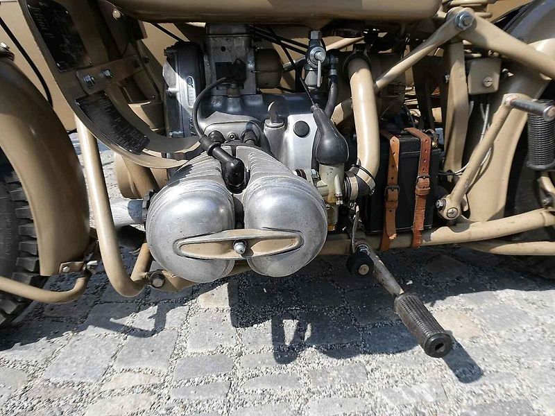 Cestou necestou. Tak jezdil ikonický německý válečný těžký motocykl BMW R75 z období II. světové války, který sloužil na všech frontách.