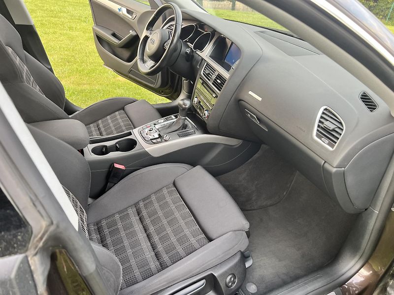 Audi A5 2.0TDI 100KW,TZ,DIGI,XENONY - fotka 21 z 49