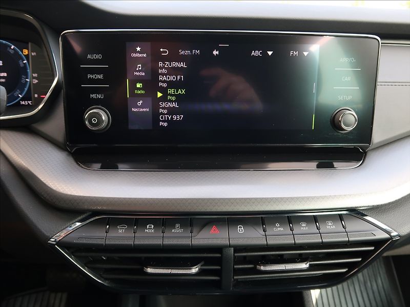 Škoda Octavia 2,0 TDi,1majČR,serv.kn,DSG,DPH - fotka 14 z 26