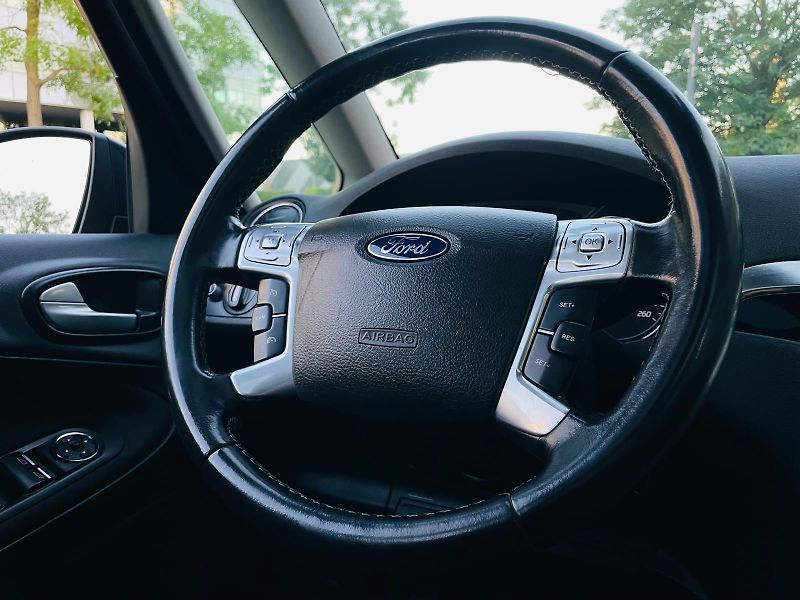 Ford Galaxy 2.0TDCi MAN 7MÍST KAMERA TAŽNÉ - fotka 23 z 45