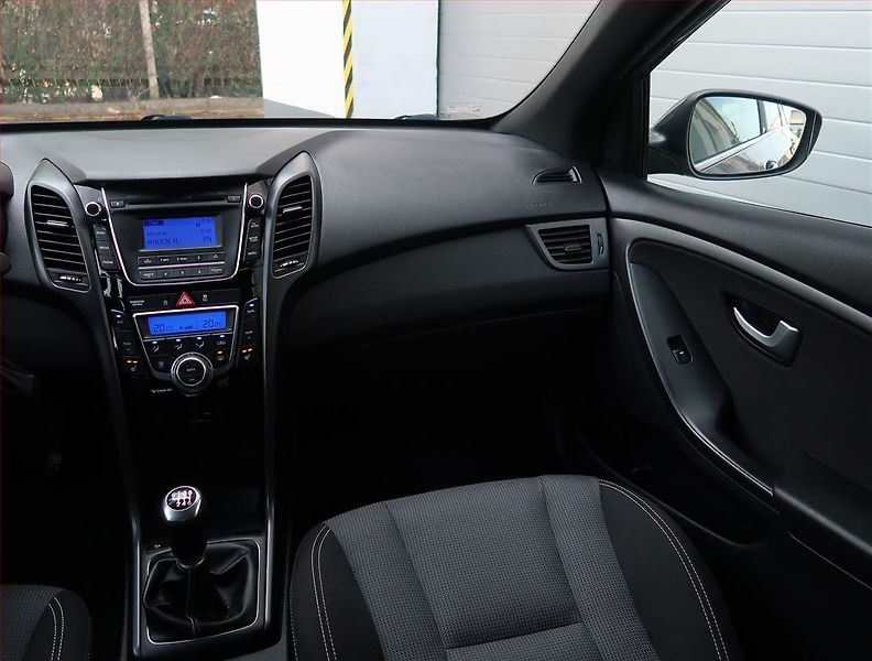 Hyundai i30 (2016) 1.6 GDI, ČR,1.maj, Serv.kniha - fotka 8 z 16