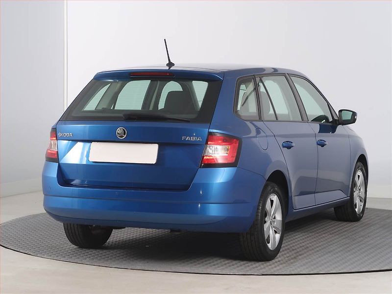 Škoda Fabia (2017) Style 1.0 TSI, Automat - fotka 5 z 18