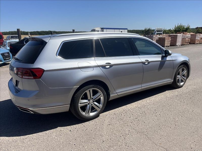 Volkswagen Passat 2,0 TDi 110KW DSG LED ELEGANCE - fotka 5 z 50