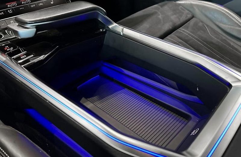 Audi Q8 e-tron SB 50 Q Kamera Vzduch Matrix - fotka 14 z 22
