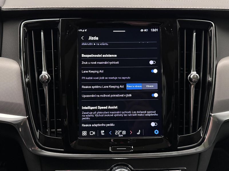 Volvo V90 T6 AWD RECHARGE BRIGHT PLUS  - fotka 38 z 46