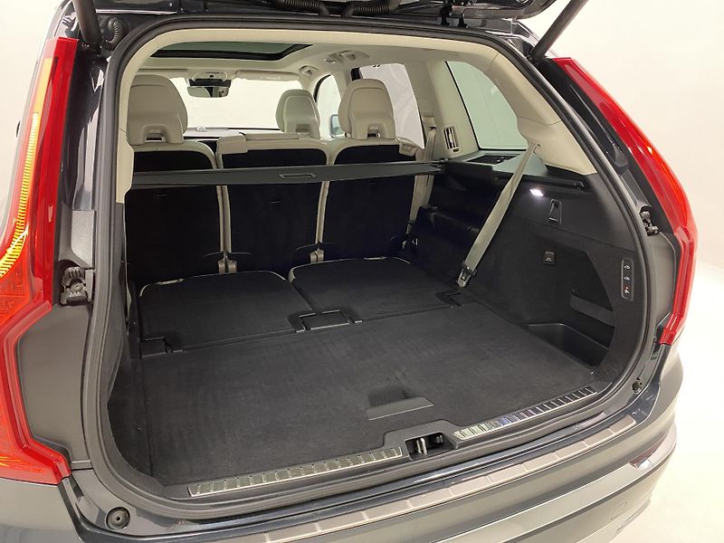 Volvo XC90 T8 AWD RECHARGE REZERVACE - fotka 6 z 58