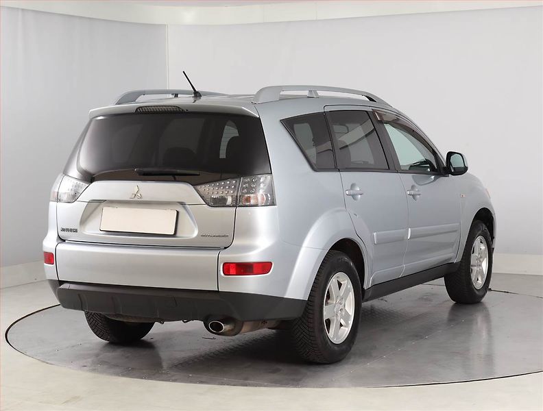 Mitsubishi Outlander (2009) 2.4 MIVEC, LPG, Tempomat - fotka 5 z 19