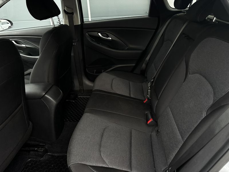 Hyundai i30 (2023) Kombi Smart 1.0 T-GDI - fotka 12 z 13