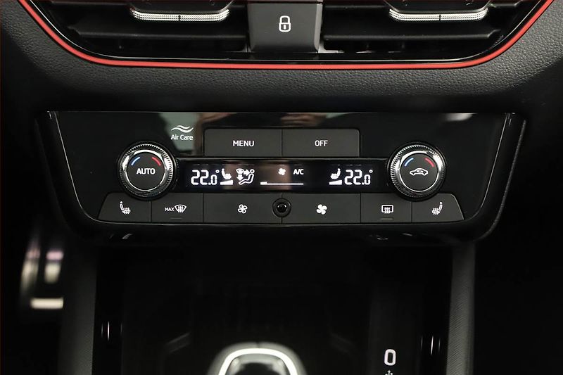 Škoda Kamiq (2025) 1.0 TSI, Monte Carlo - fotka 12 z 20