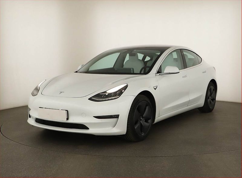 Tesla Model 3 (2020) Long Range 4WD 78kWh, SoH 83% - fotka 2 z 19