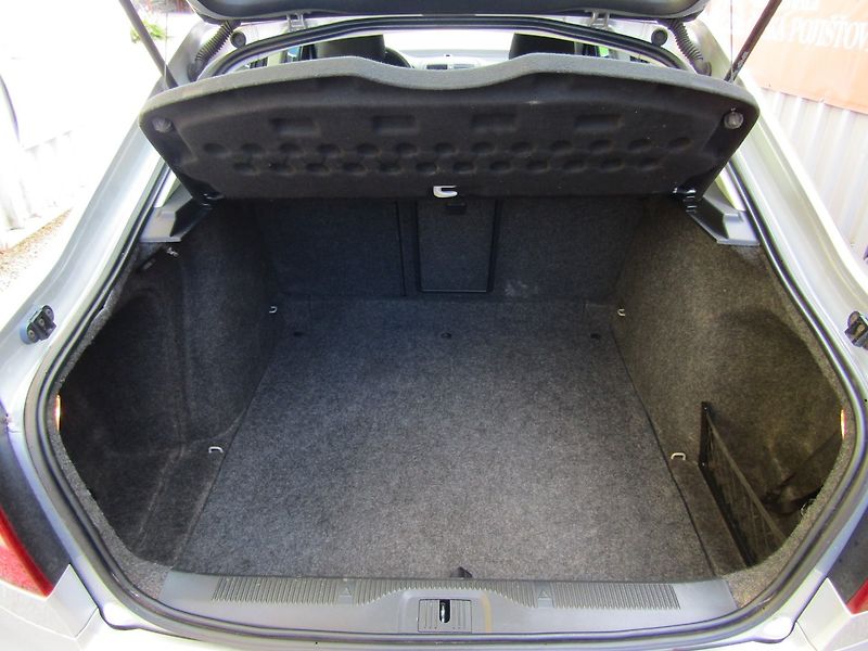 Škoda Octavia (2009) 1.9 TDI 77kW BXE BEZ DPF - fotka 22 z 36