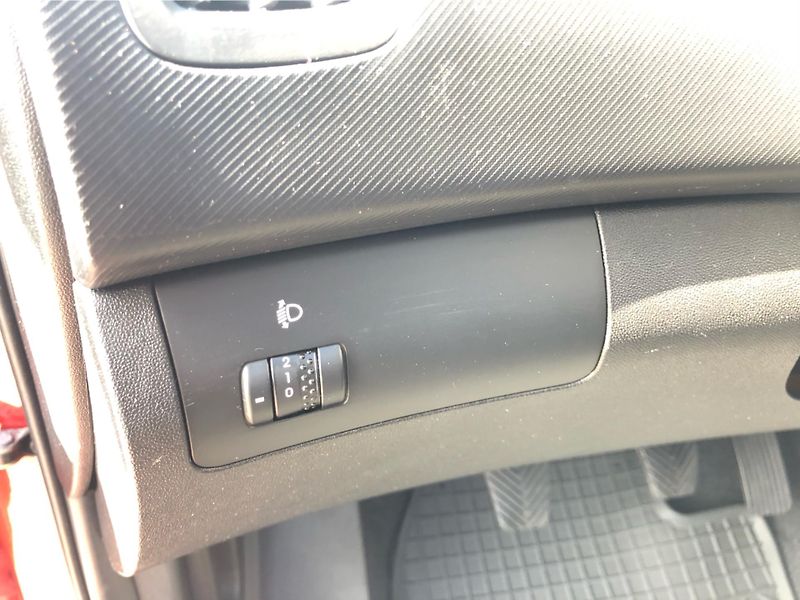 Kia Ceed Combi 1.4i ACTIVE - fotka 16 z 27