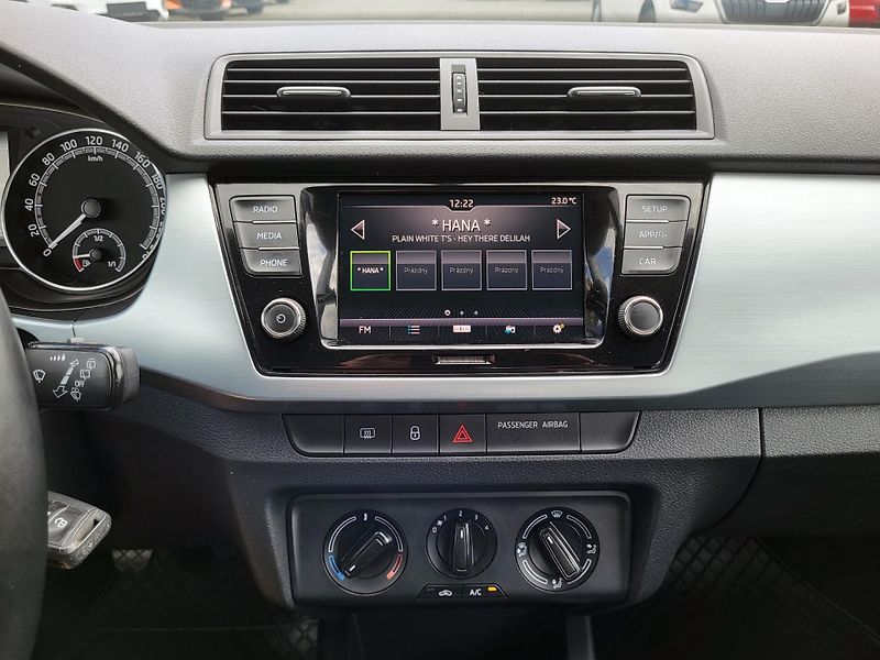 Škoda Fabia 1.0 TSI AMBITION Combi TOUR - fotka 12 z 44