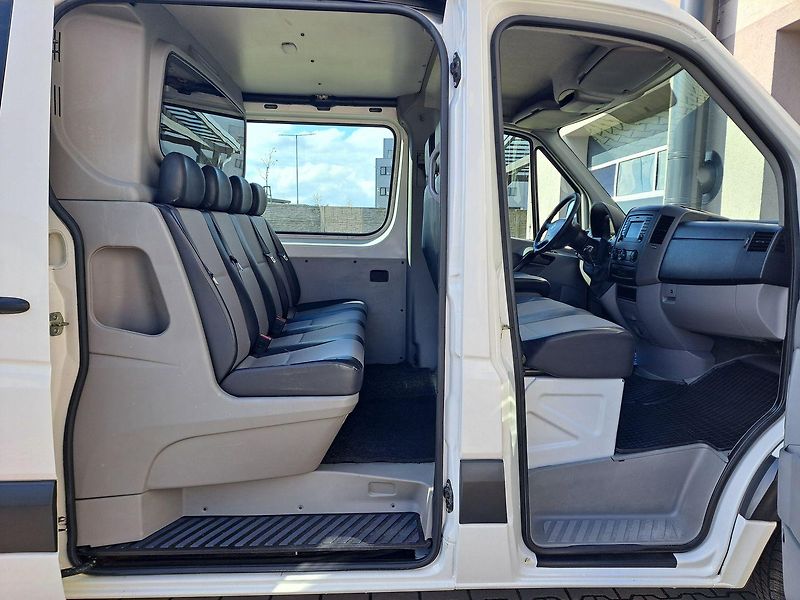Volkswagen Crafter (2014) 2.0 TDI, 7 míst - fotka 19 z 31