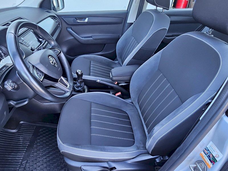 Škoda Fabia (2018) COMBI STYLE 81TSI/1.0 M6F - fotka 12 z 26