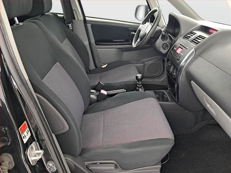 Suzuki SX4 (2007) 1.9 DDiS, Tažné, servisované - fotka 9 z 22