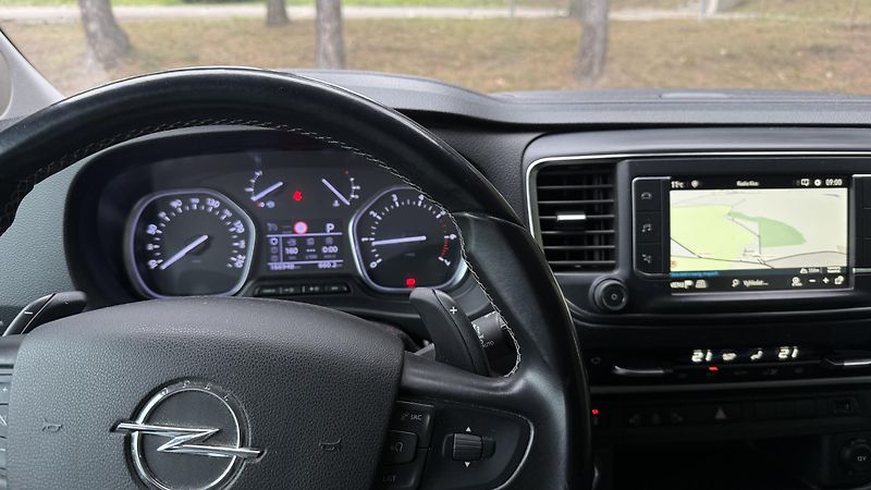 Opel Zafira (2022) - fotka 15 z 16