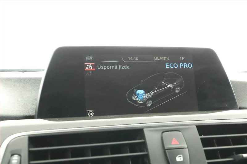 BMW Řada 3 (2015) 330 d, 4X4, Automat, Kůže - fotka 15 z 19