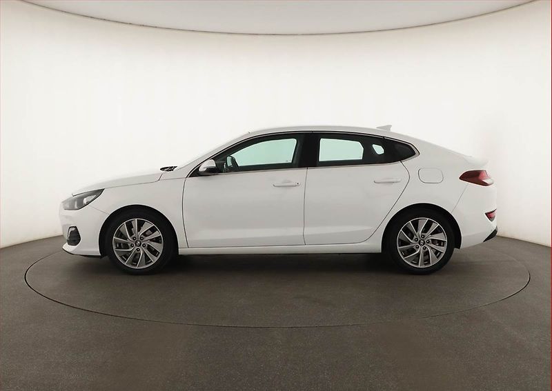Hyundai i30 (2019) 1.4 T-GDI, Serv.kniha - fotka 3 z 16