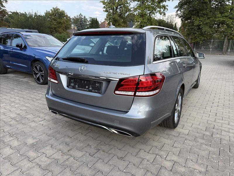 Mercedes-Benz Třídy E E 300de Hybrid Vzduch - fotka 5 z 17