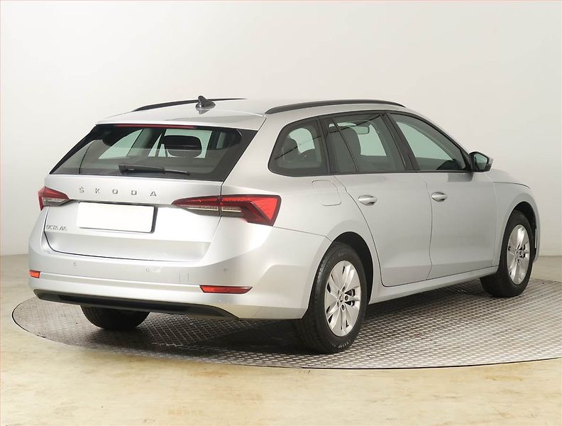 Škoda Octavia (2022) Ambition 2.0 TDI, ČR,1.maj - fotka 5 z 16