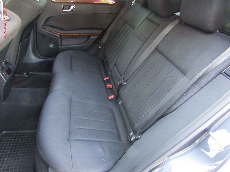 Mercedes-Benz Třídy E (2010) 3.0 CDi E 350 4Matic, ČR - fotka 10 z 24
