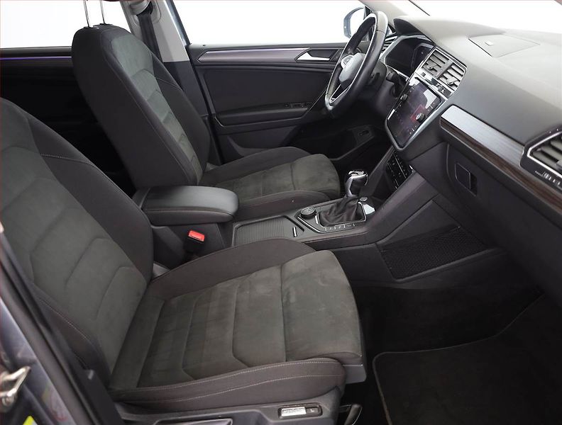 Volkswagen Tiguan (2022) Elegance 2.0 TDI, digi klima - fotka 7 z 21