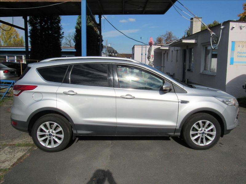 Ford Kuga 1,5 110kW 4x2 - fotka 8 z 36