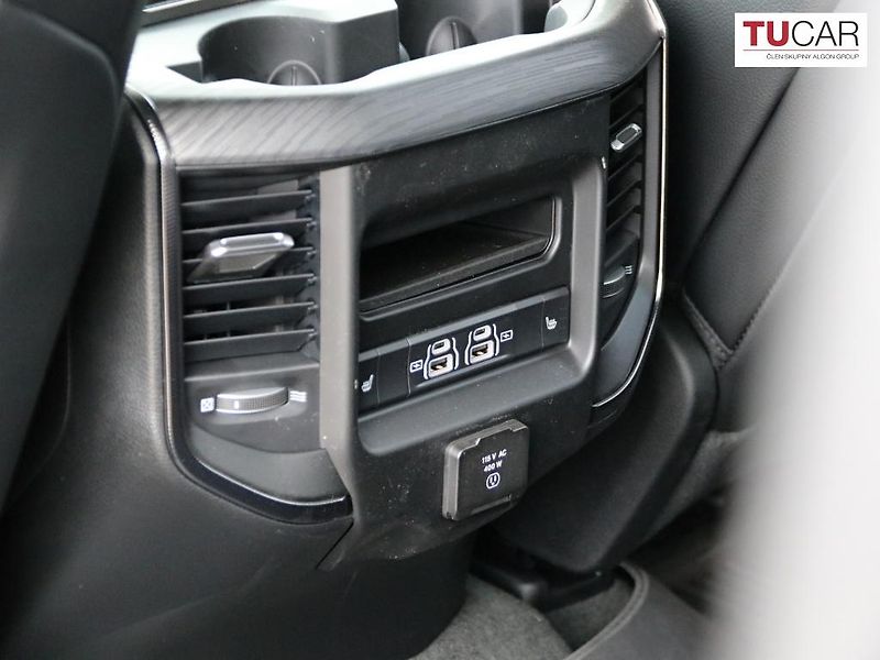 RAM 1500 (2024) Laramie 5.7 V8 HEMI E-Torque - fotka 34 z 38