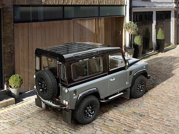 Land Rover Defender Autobiography.