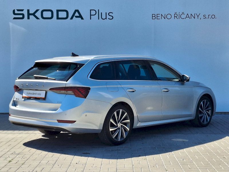 Škoda Octavia (2023) Combi Style Plus DSG 4x4 2,0TS - fotka 2 z 35