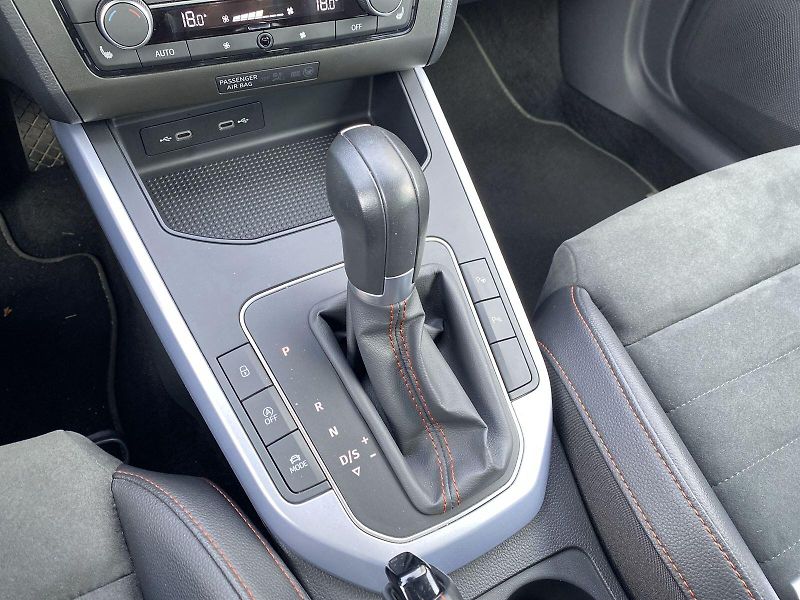 Seat Arona (2023) 1.0 TSI DSG FR - fotka 14 z 35