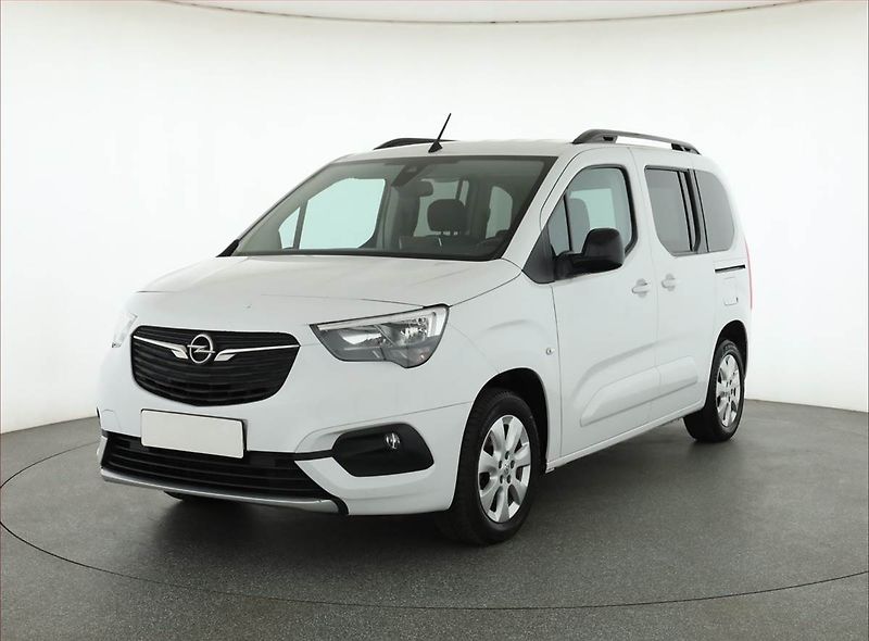 Opel Combo (2022) Elegance 1.5 CDTI, 5Míst, ČR - fotka 2 z 15
