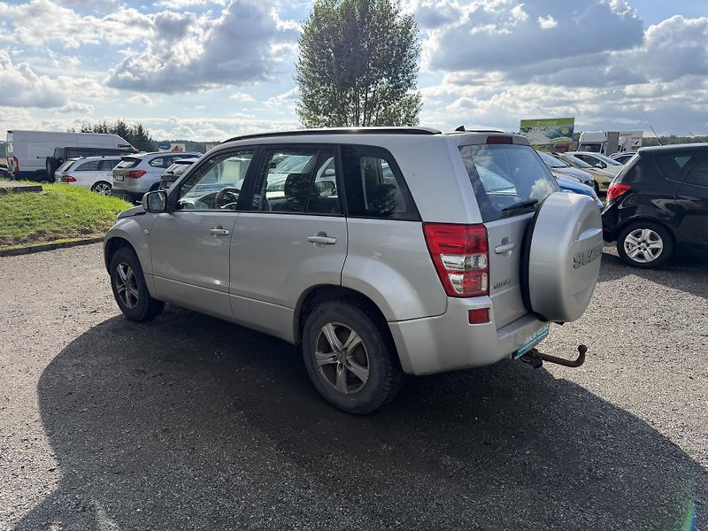 Suzuki Grand Vitara 2.0i 4x4,AC - fotka 8 z 21