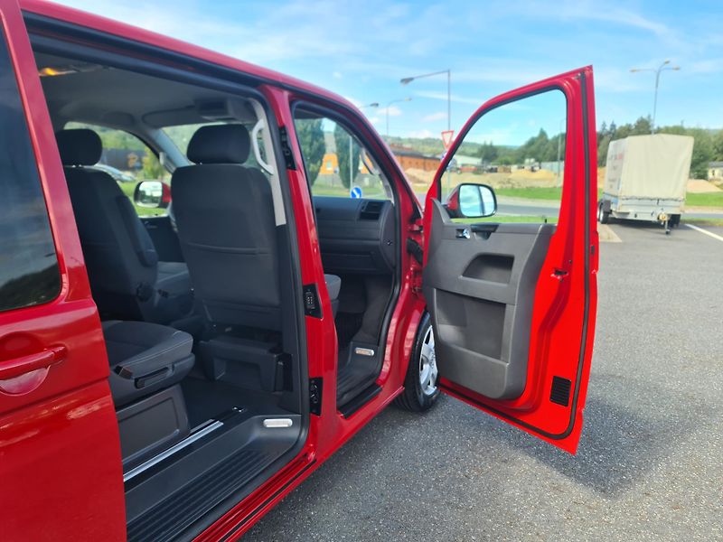 Volkswagen Transporter (2011) MULTIVAN 2.0TDi 103-KW OLOMOUC - fotka 21 z 109
