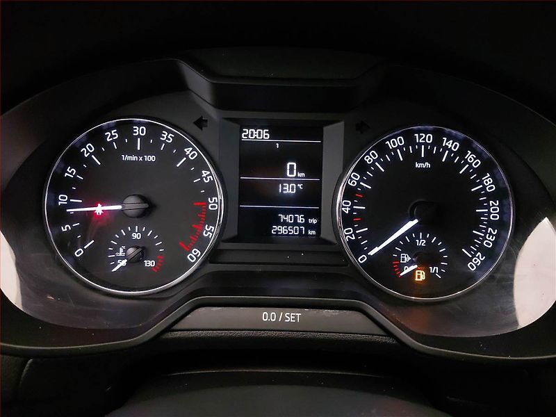 Škoda Octavia (2013) Ambition 2.0 TDI, Serv.kniha - fotka 11 z 16