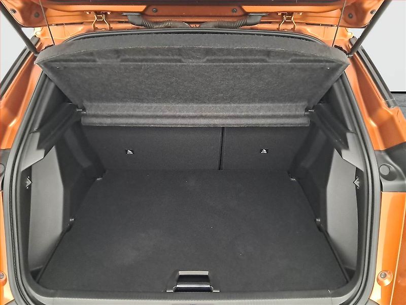 Peugeot 2008 (2021) 1.2 PureTech, ČR,1.maj - fotka 14 z 19